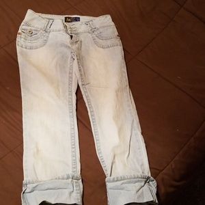 Super stretchy faded wash capri jeans